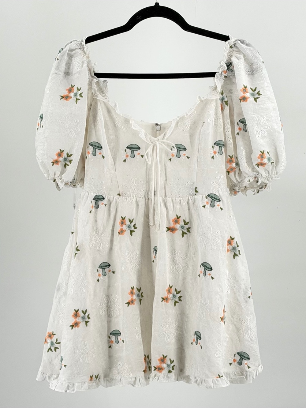 Yolonda Puff Sleeve Mini Dress in White
FOR LOVE & LEMONS
